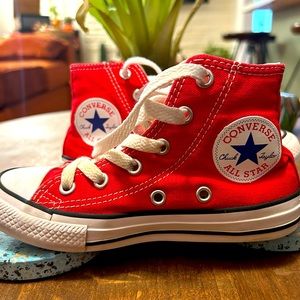 Used Red Converse High top Little kid size 11